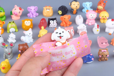 Nguy hại từ xé 'túi mù' và đập 'hộp mù' không rõ nguồn gốc xuất xứ đang gây sốt trên mạng